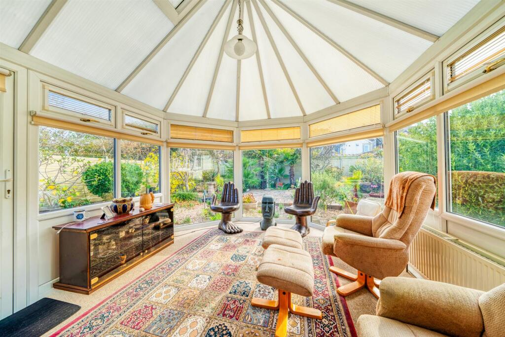 Quantock Road, Weston-Super-Mare - No Chain photo 4