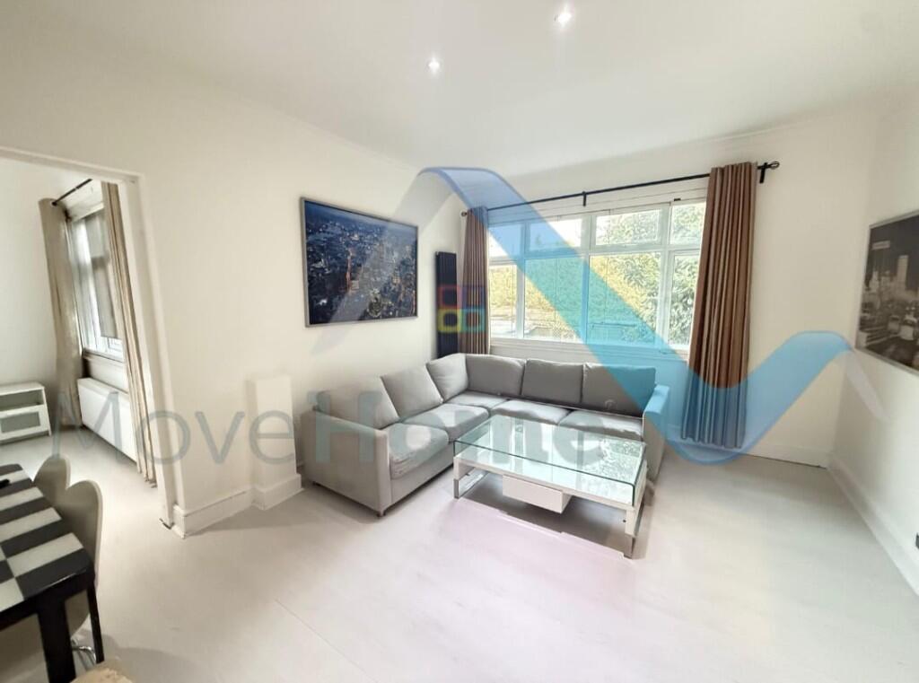 Main image of property: Tillingbourne Gardens, London, N3