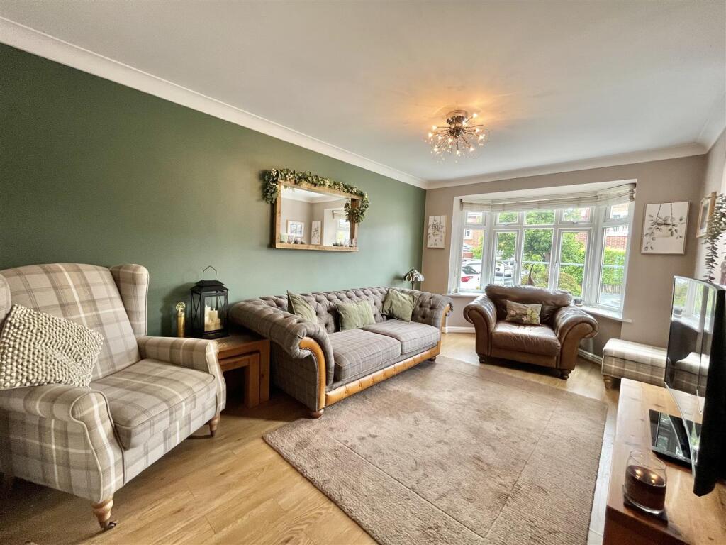 Milne Close, Dukinfield photo 4