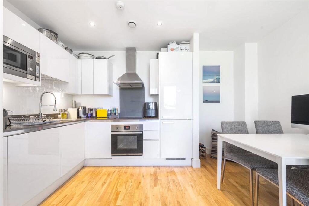 Apartment in London - View 5