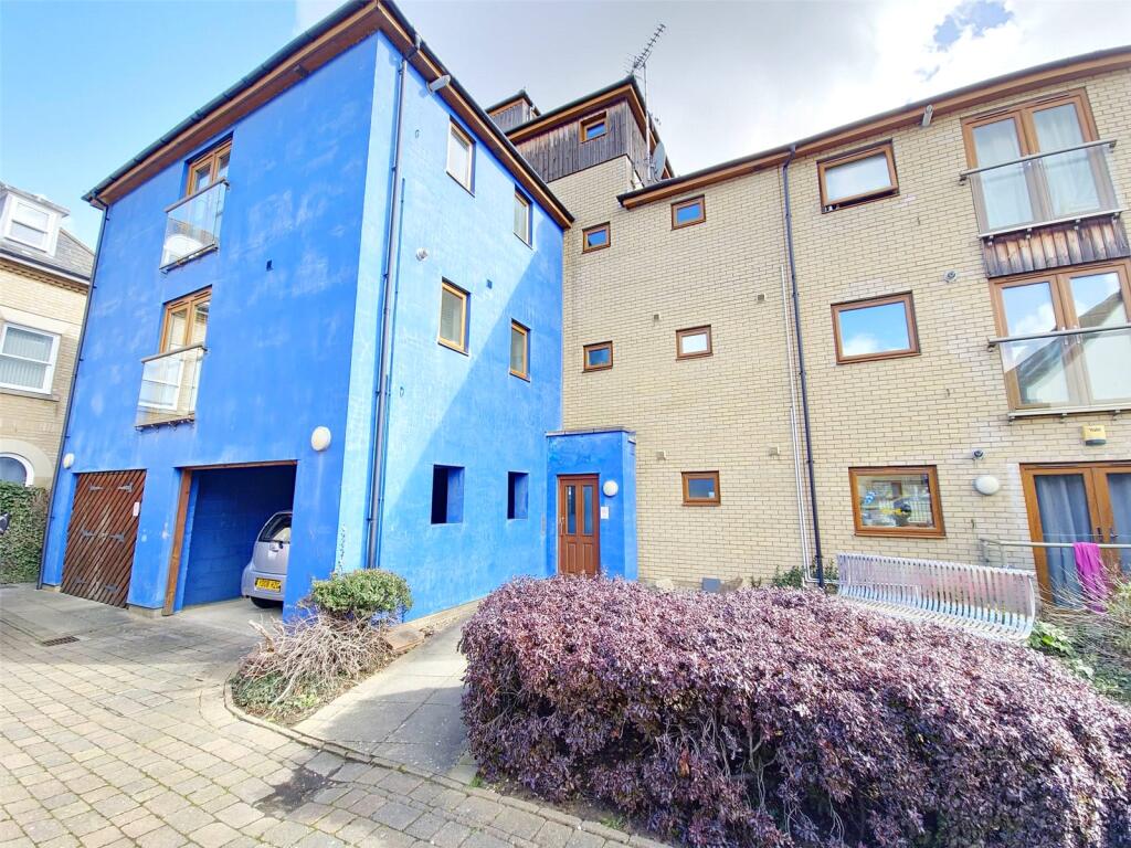 Main image of property: Broomfield Road, Chelmsford, Essex, CM1