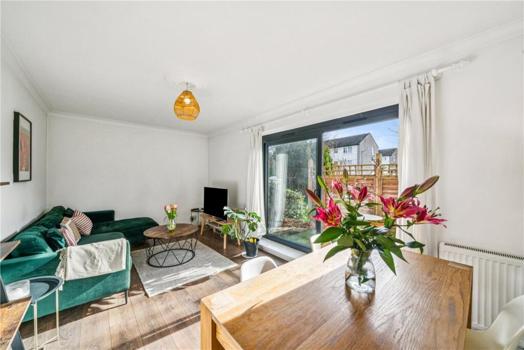 Main image of property: Mayford Close, London, SW12