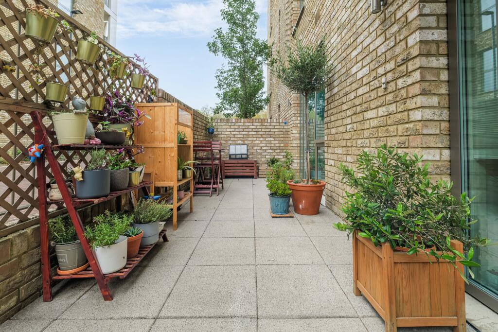 Apartment in London - More