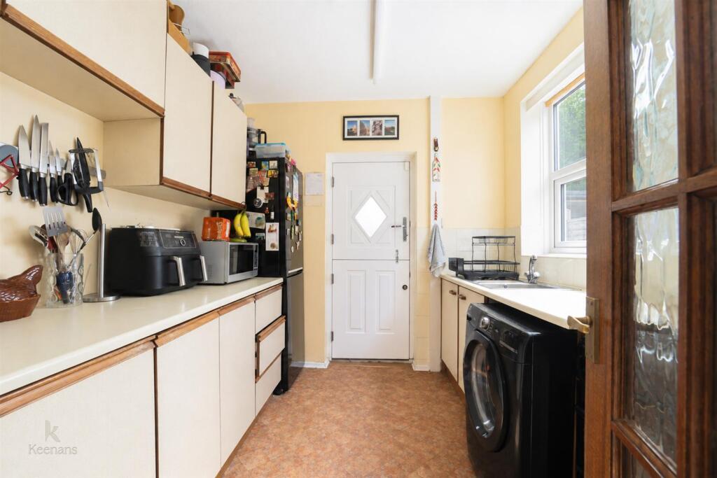 House in Oldham - View 4