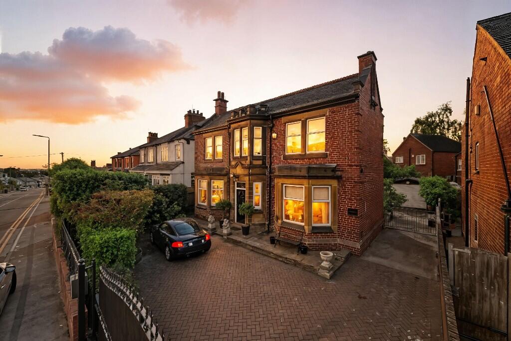 4-bed detached on Greystones, Carleton Road, Pontefract, West Yorkshire, WF8, £500,000