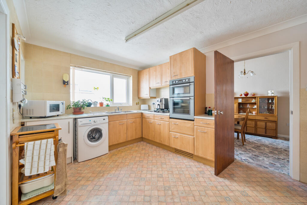 House in Ferndown, Tricketts Cross - View 3