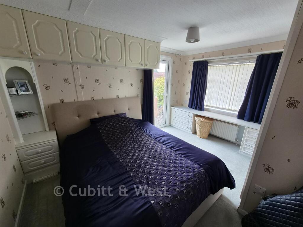 House in Horsham, Brooks Green, Shipley - View 5