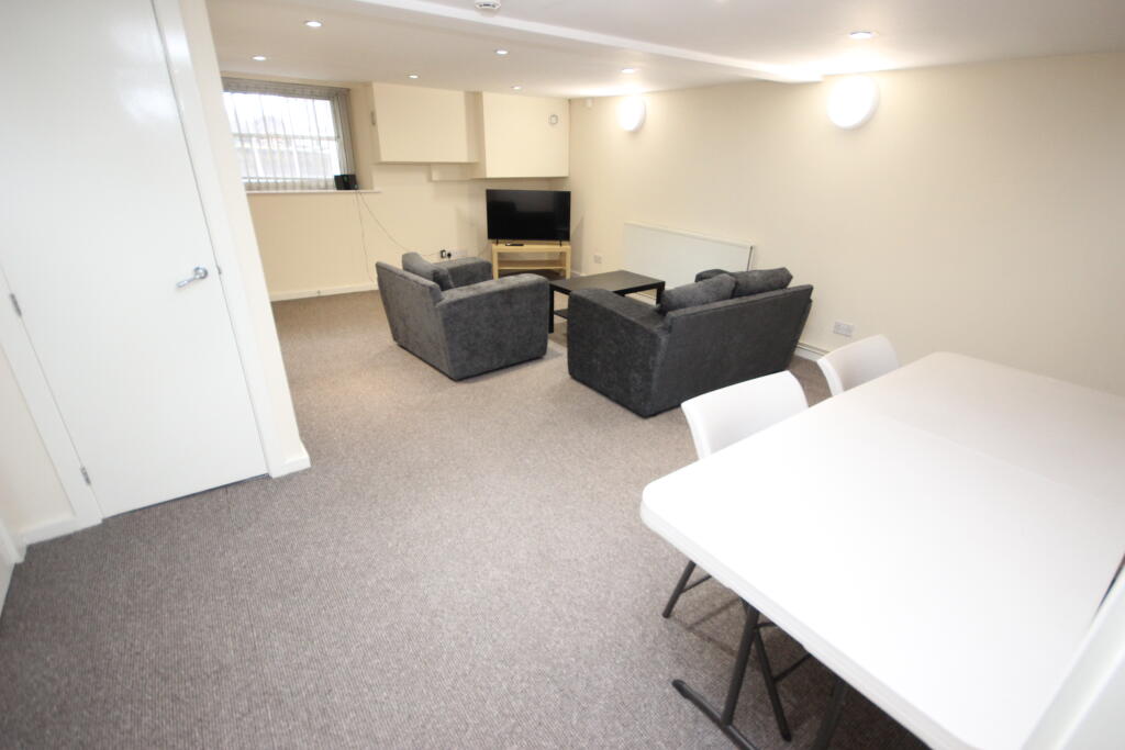 Apartment in Liverpool - View 2