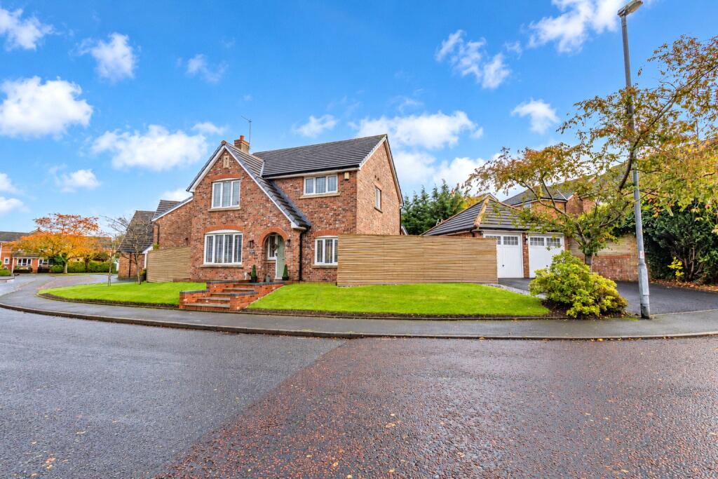 4-bed detached on Wrenbury Drive, Rochdale, Greater Manchester, OL16, £525,000
