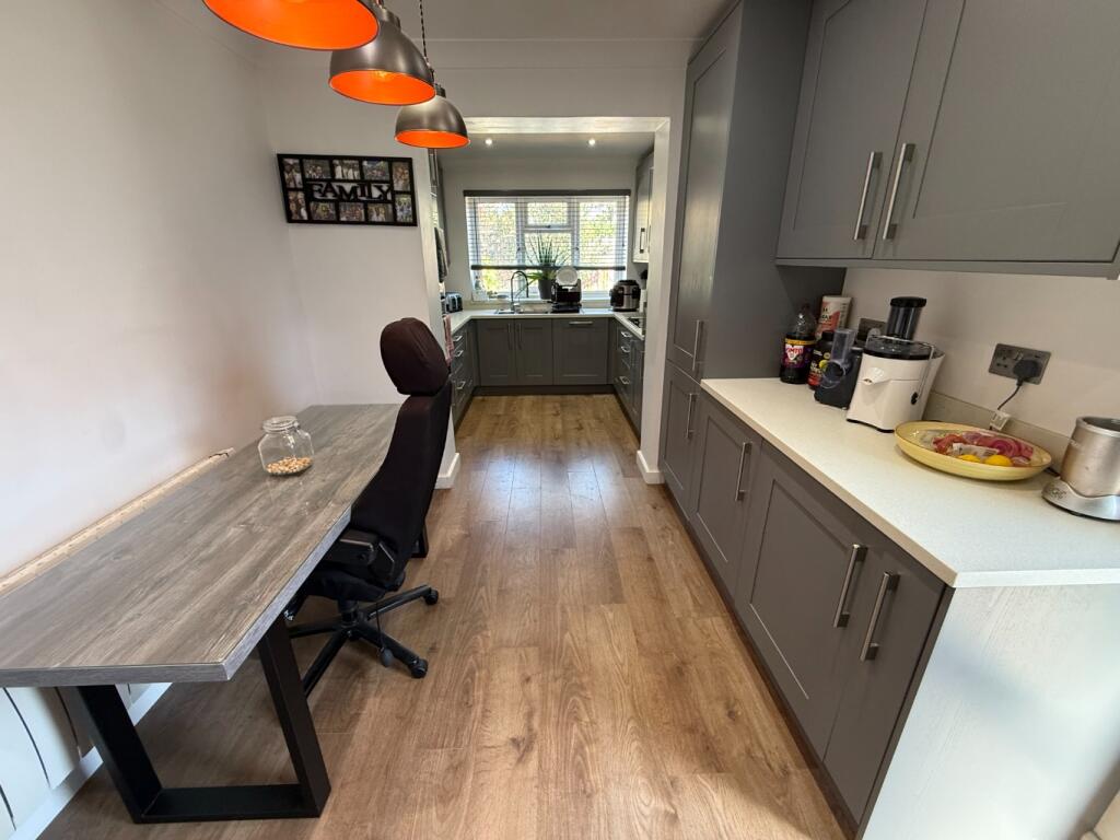 House in Luton - View 3