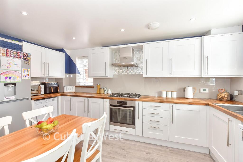 Tatlow Chase, Littlehampton, West Sussex - View 4