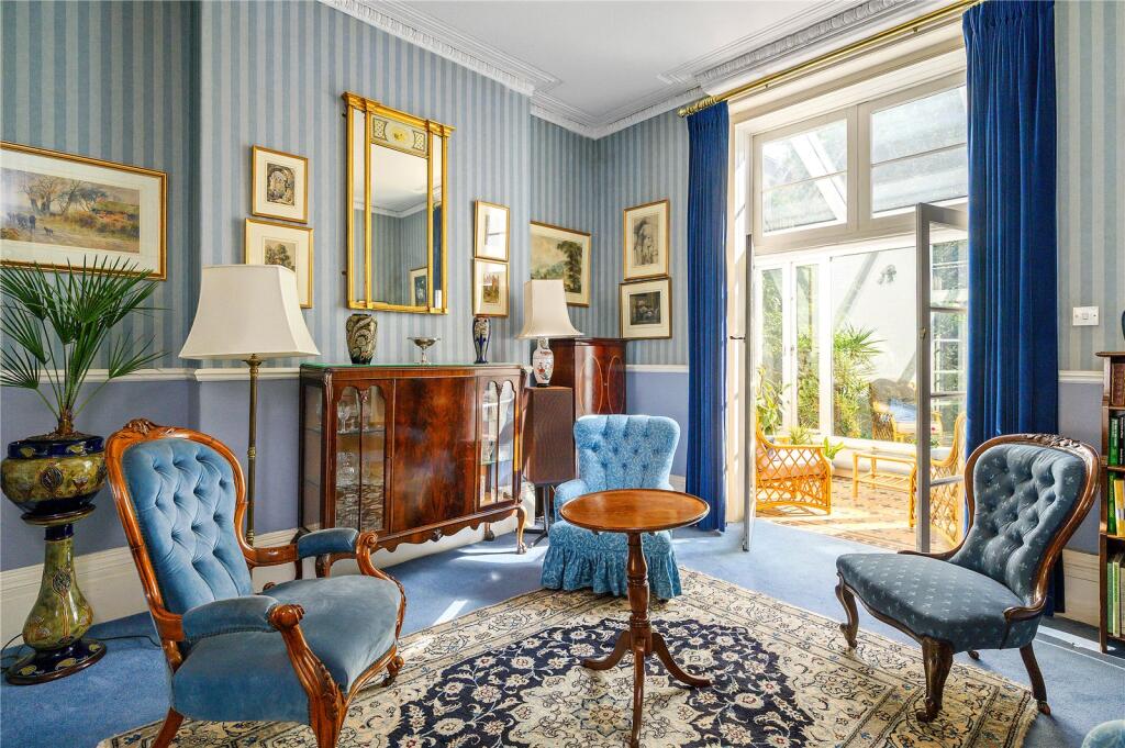 House in London - More