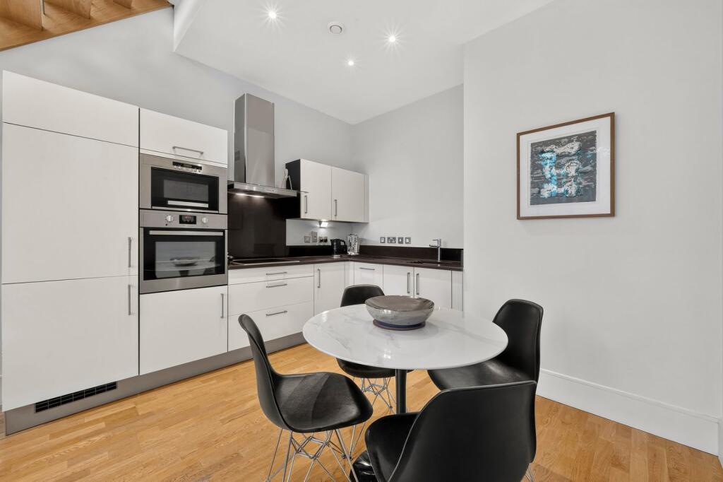 Apartment in London - View 3