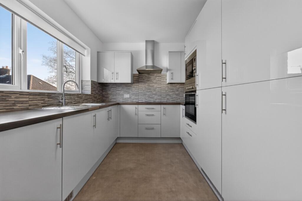 Apartment in Cardiff, Rumney - View 2