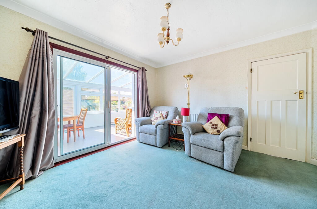 Oxhawth Crescent, Bromley, Kent, BR2 photo 3