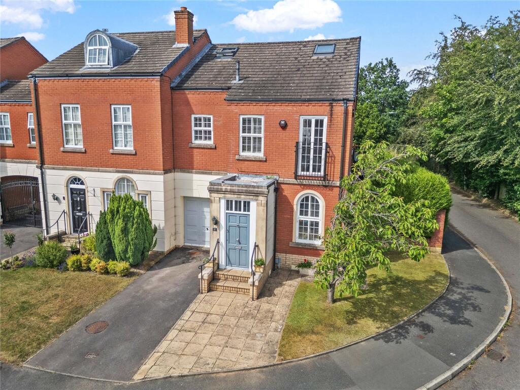 Main image of property: Belgravia Gardens, Hale, Altrincham, Greater Manchester, WA15