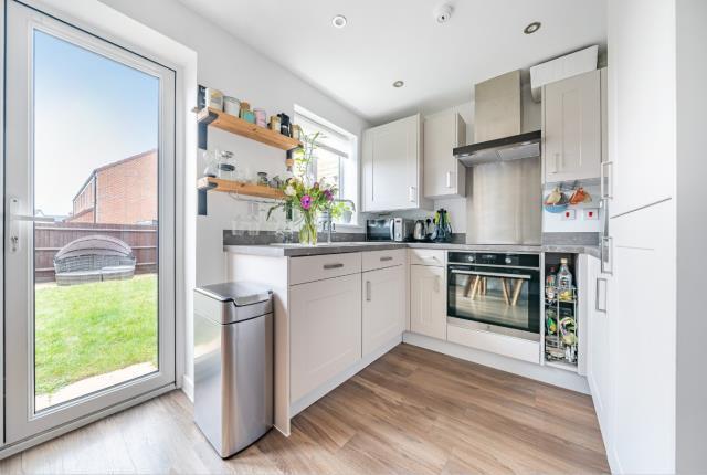 Olley Crescent, Witney photo 2