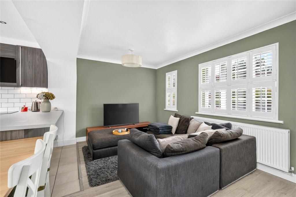 House in Slough - View 4