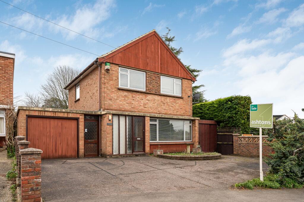 3-bed detached on Ninesprings Way, Hitchin, SG4, £700,000