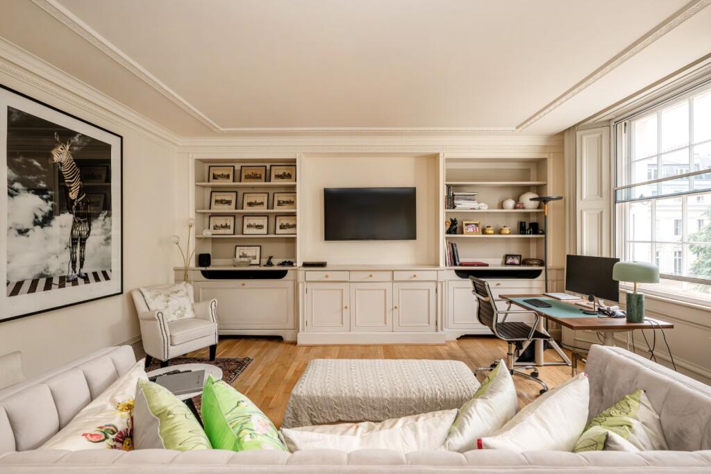 Apartment in London, Belgravia - View 2