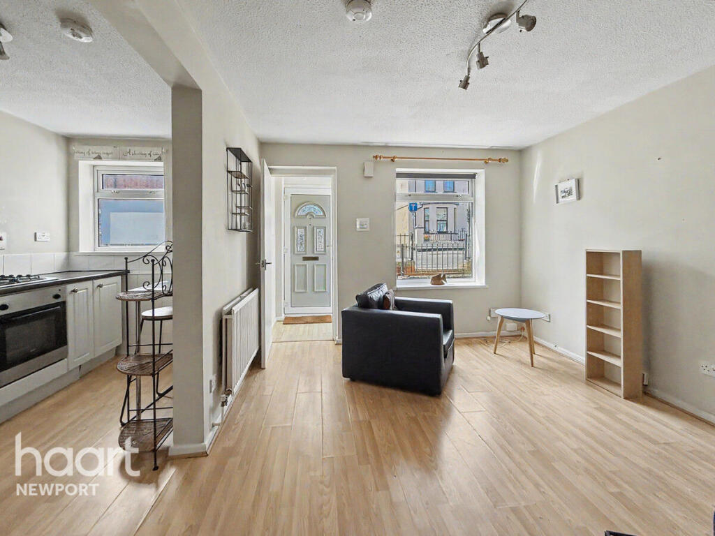 Cambria Close, NEWPORT - More