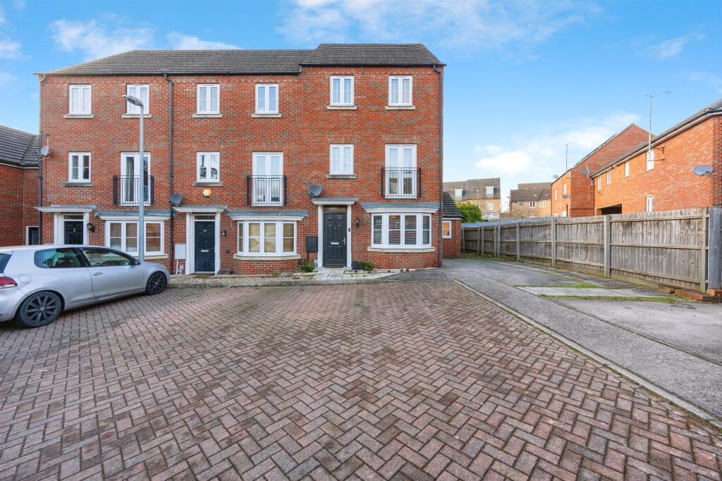 Main image of property: Sandpiper Way, Leighton Buzzard