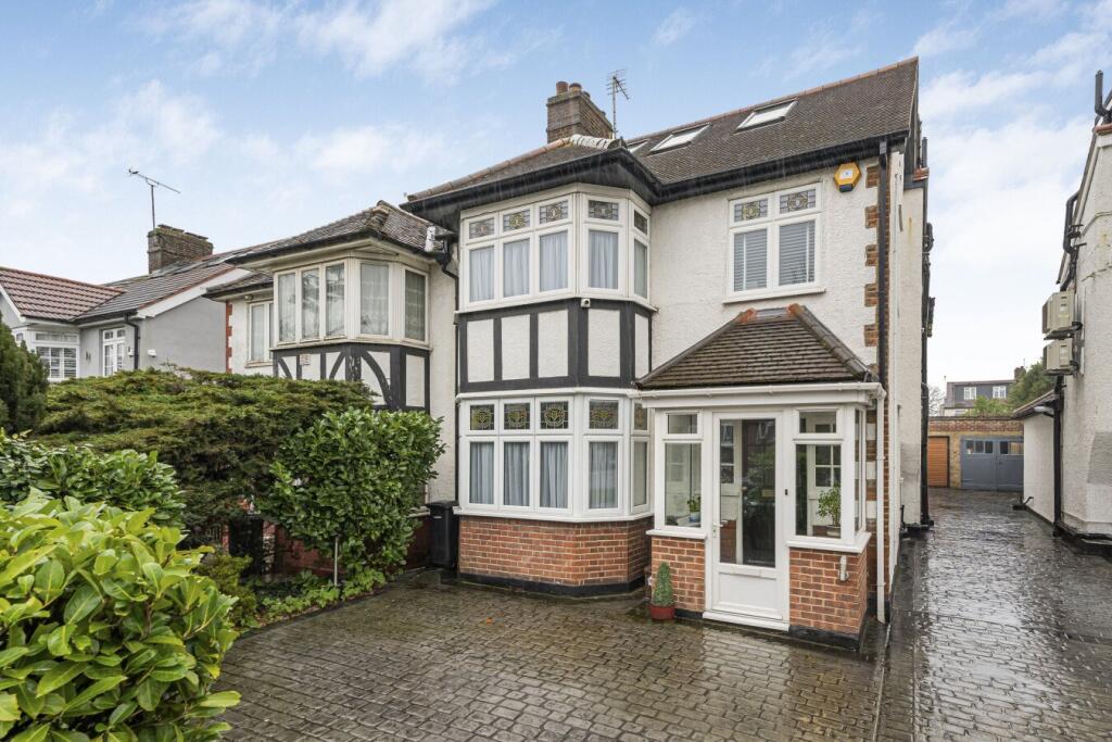 Main image of property: Winchmore Hill Road, Winchmore Hill, London, N21