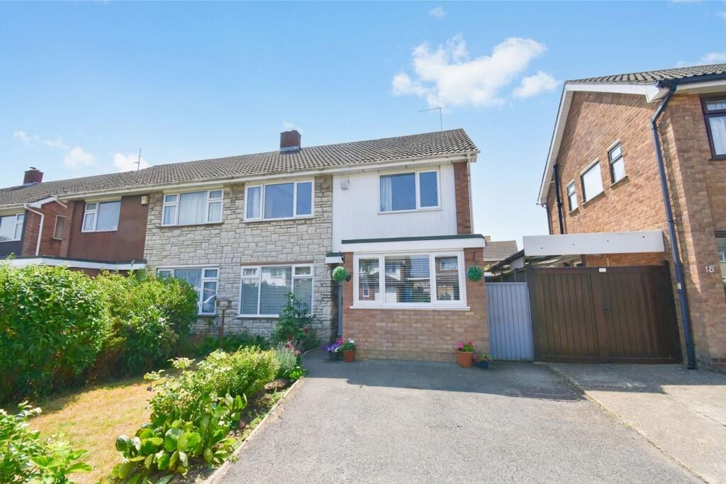 Main image of property: Tiverton Road, Bedford, MK40