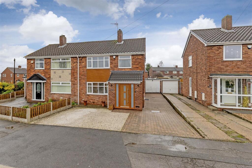 Main image of property: Totley Mount, Brimington, Chesterfield