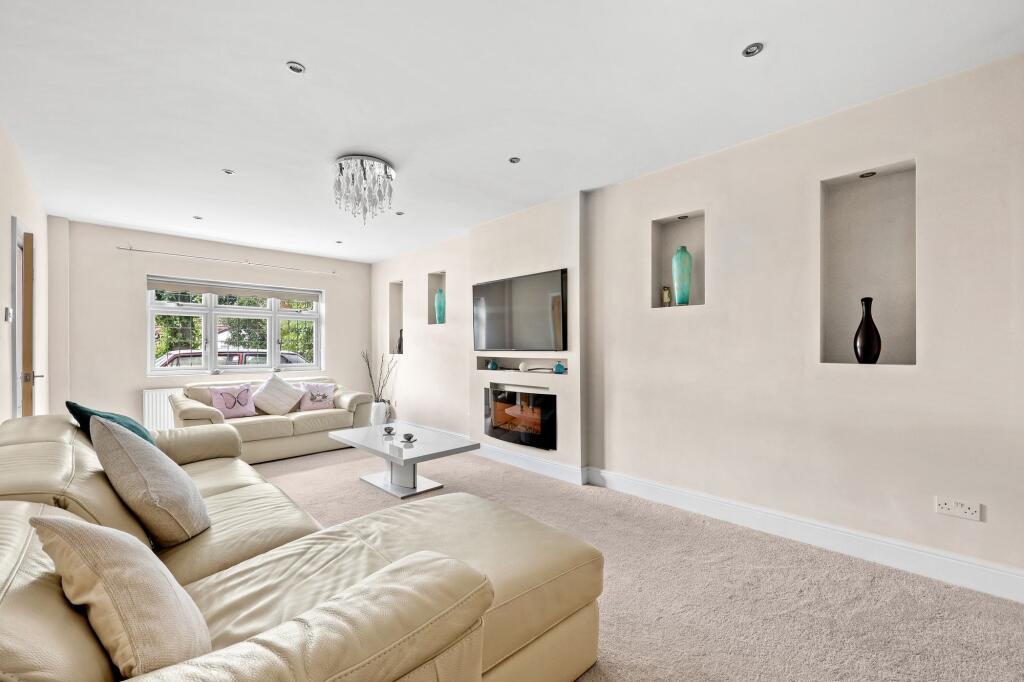 Ascension Road, Romford, RM5 photo 4