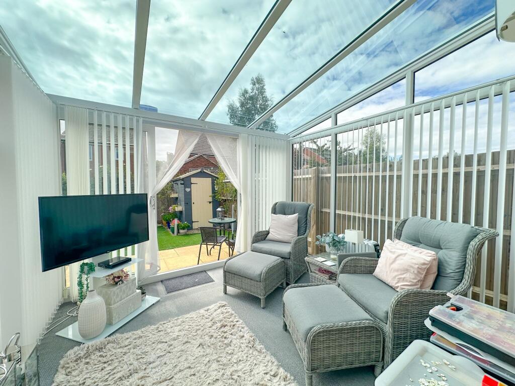 Thomas Avenue, Market Harborough, LE16 photo 4
