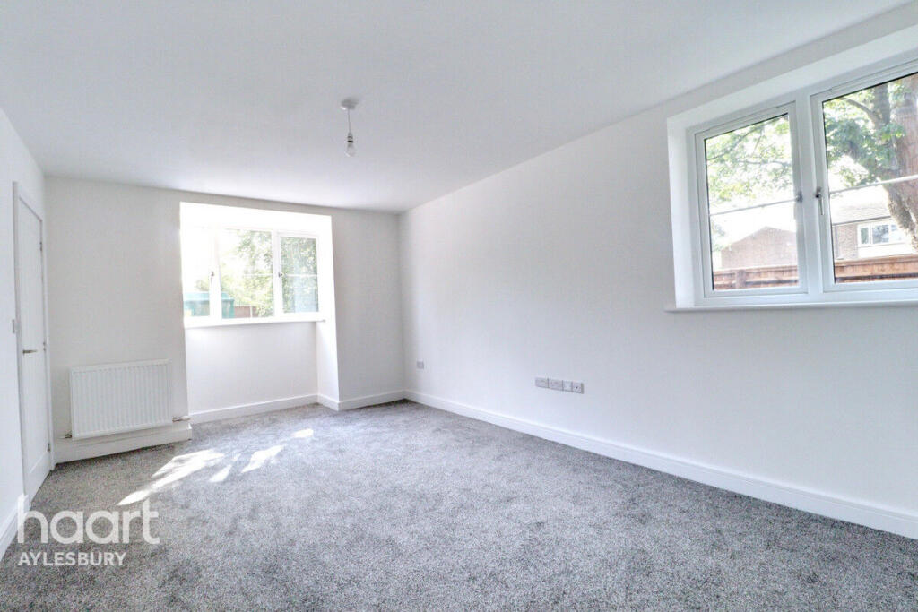 House in Aylesbury, Buckinghamshire - View 4