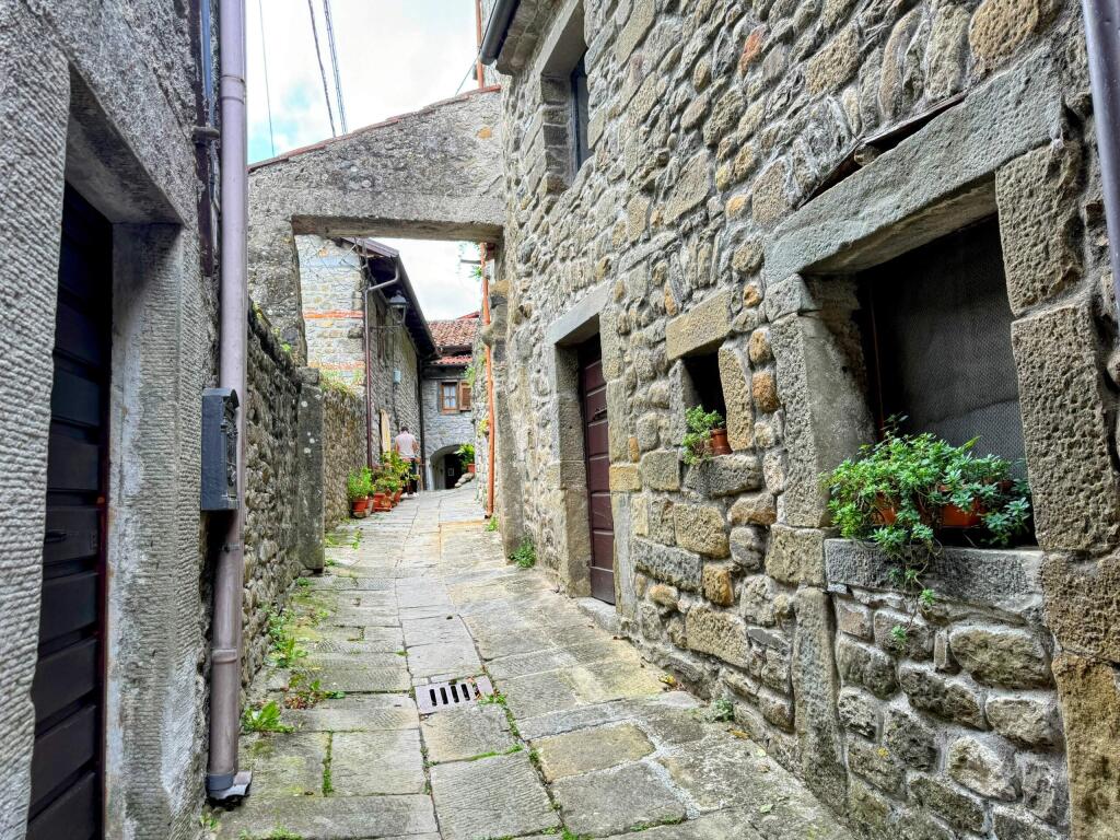Main image of property: Tuscany, Lunigiana, Fivizzano