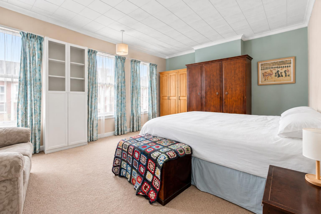 House in Southall - More