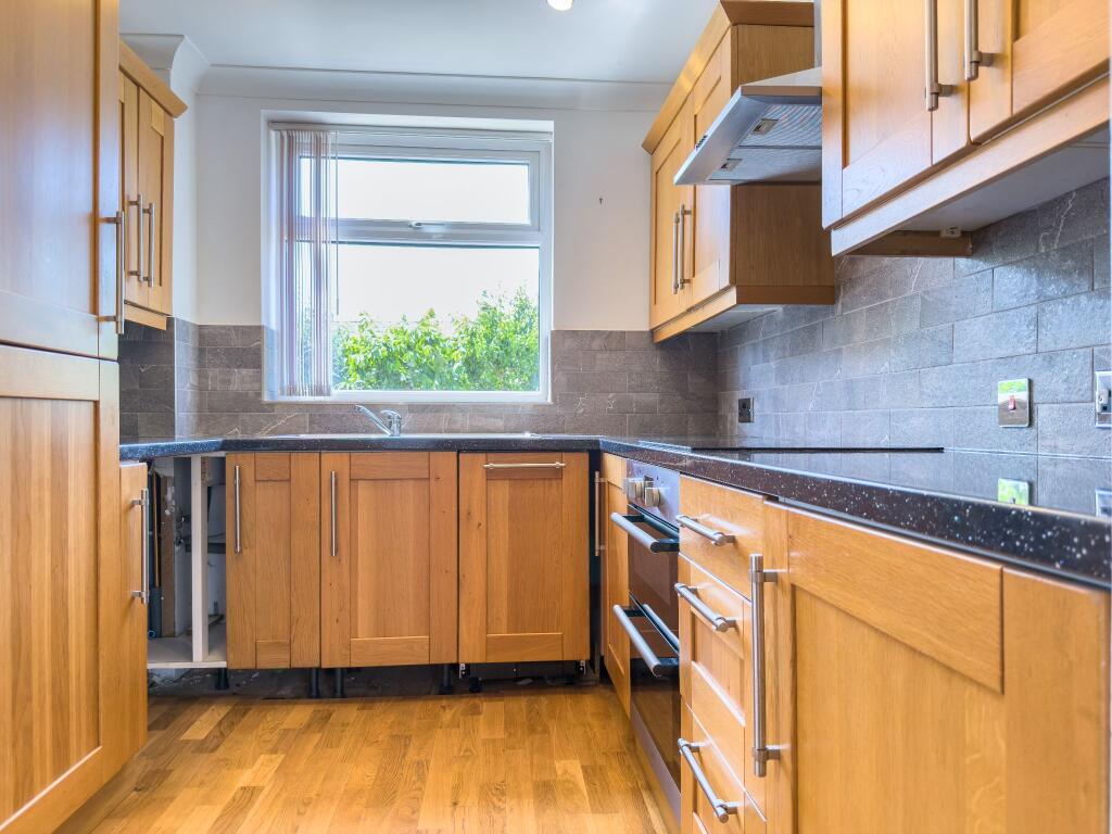 Hawthorn Close, Hove Edge, HD6 1RG photo 4