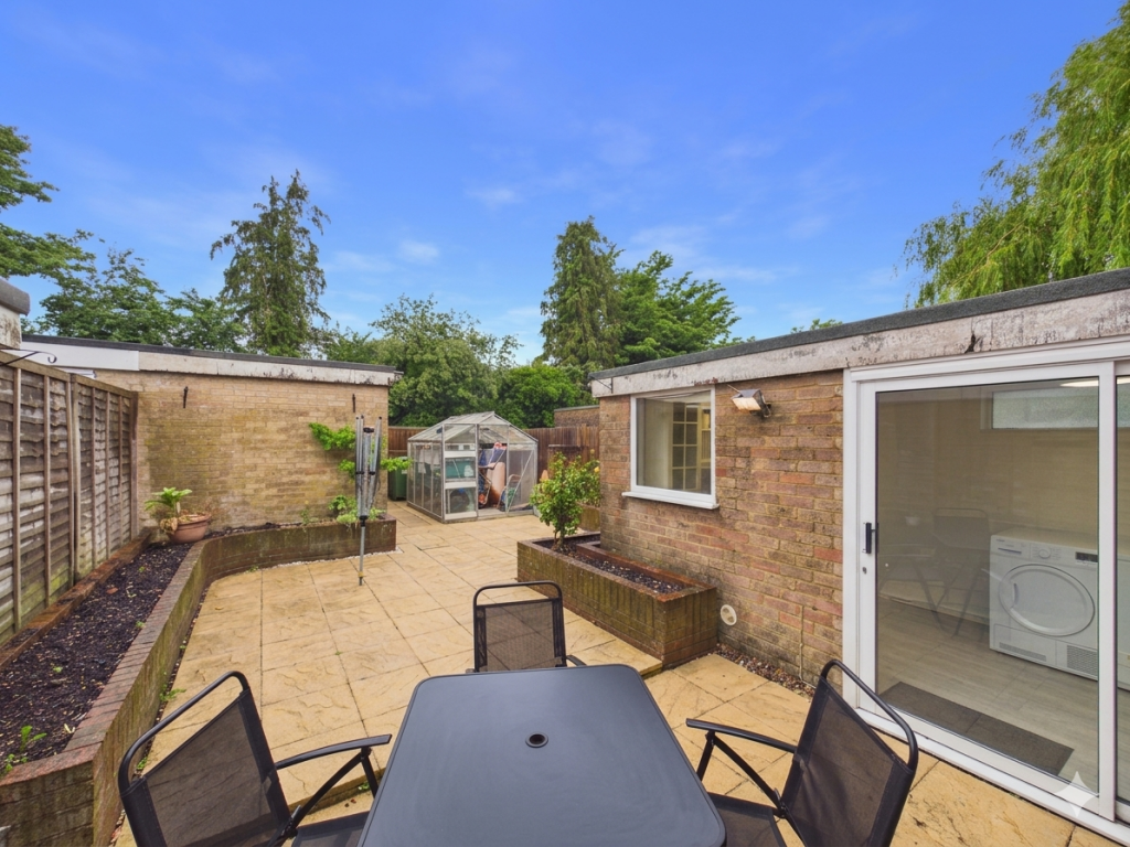 House in Hemel Hempstead, High Wycombe Community Board - View 4