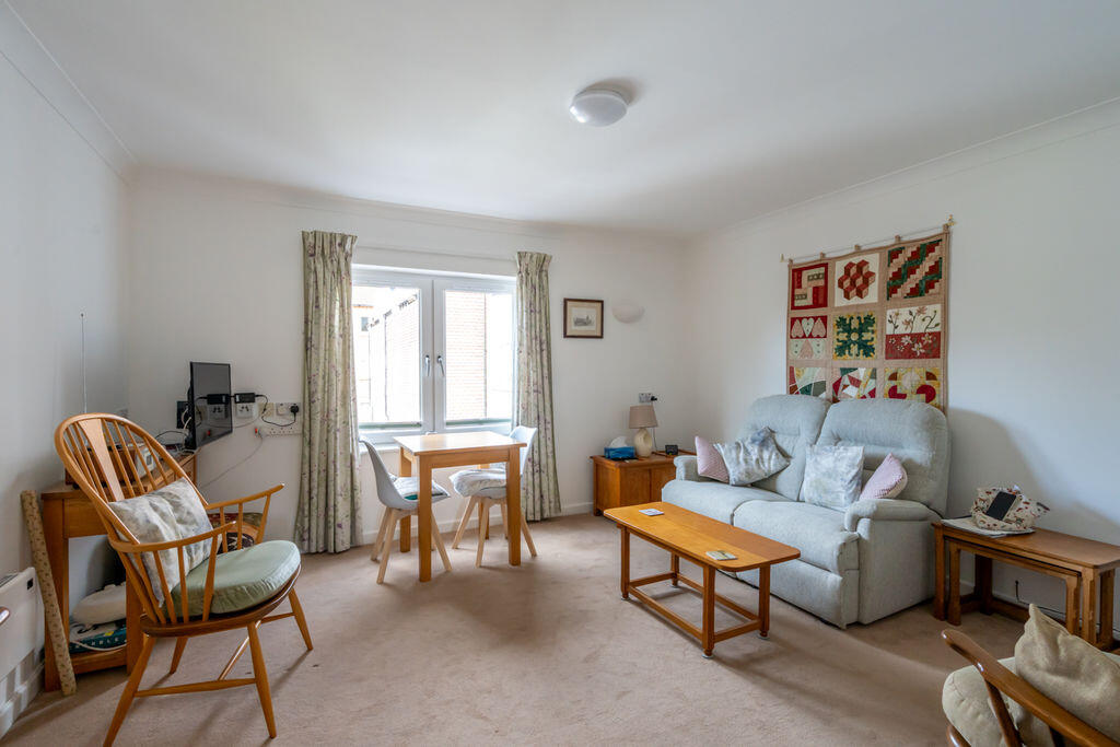 Apartment in Chichester - View 3