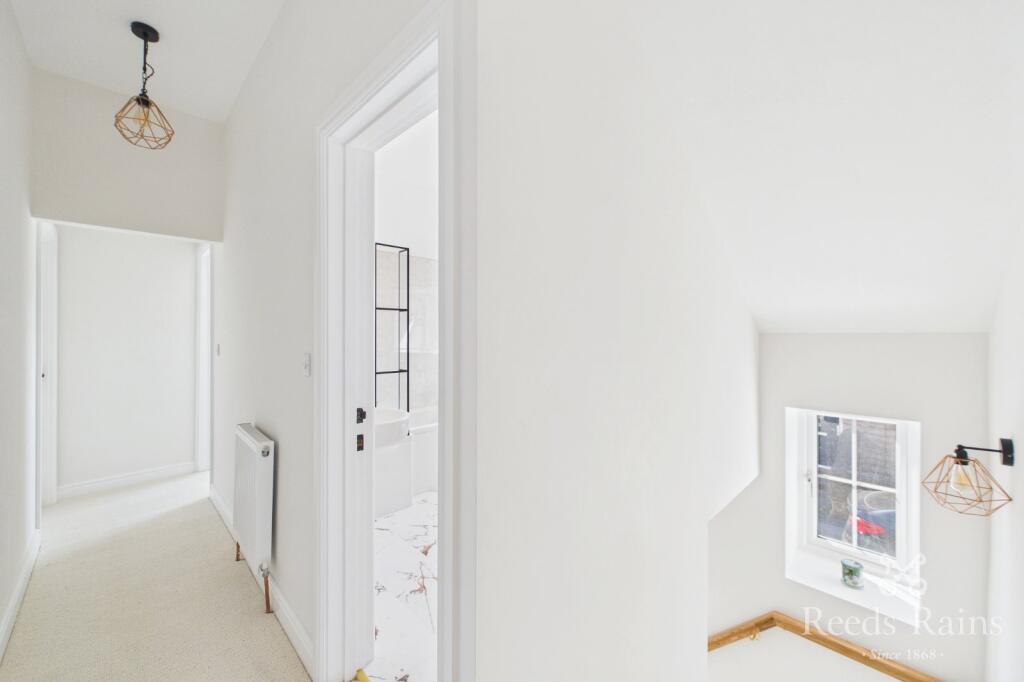 House in Wakefield - View 5