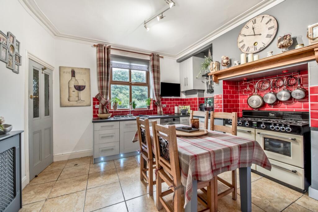 Cliffe Lane, Cleckheaton, West Yorkshire, BD19 photo 4