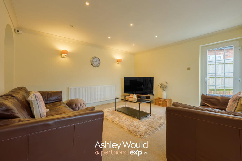 House in Bromsgrove, Hagley - View 4