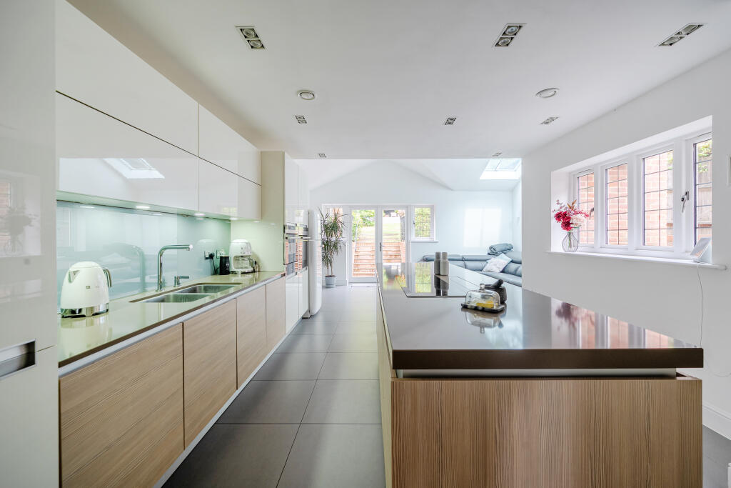 House in St Albans - View 3