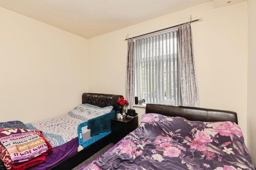 Lytton Road, Bradford photo 5