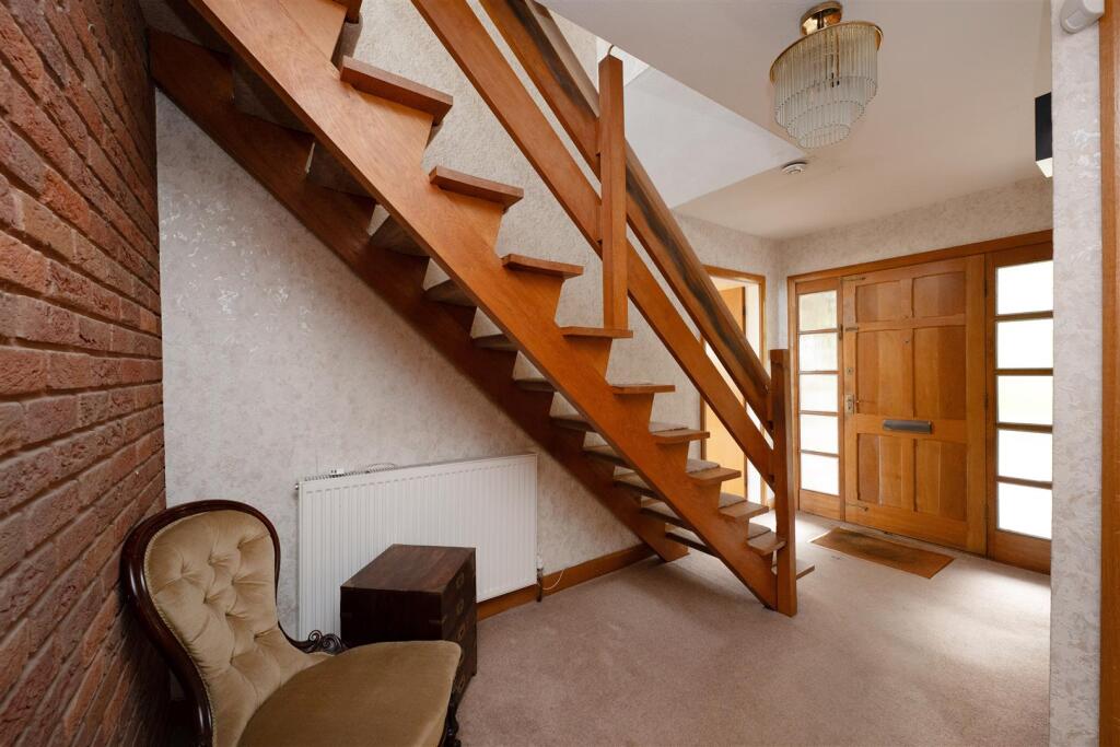 House in South Staffordshire, Codsall - View 4