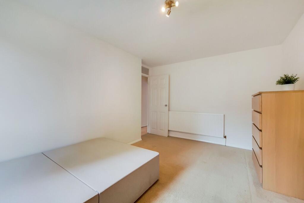 Apartment in London - More