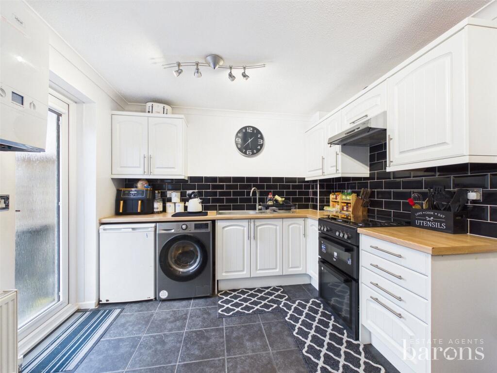House in Basingstoke and Deane, Basingstoke - View 2