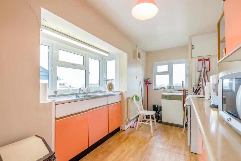 House in Harewood End, Pencoyd - View 5