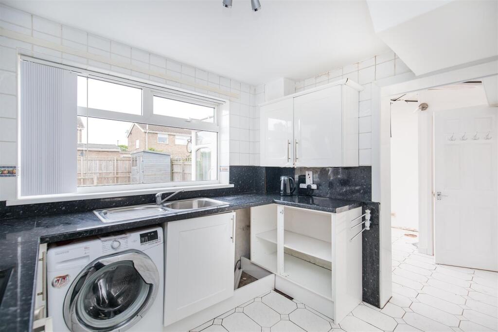 House in North Tyneside, Holystone - More