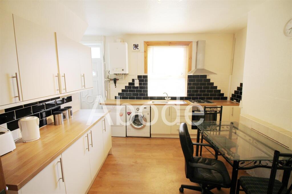 House in Leeds, Woodhouse Cliff, Woodhouse - View 2
