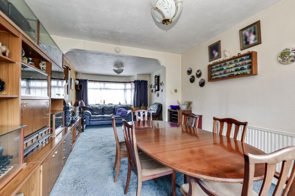 House in Watford, Garston - View 3