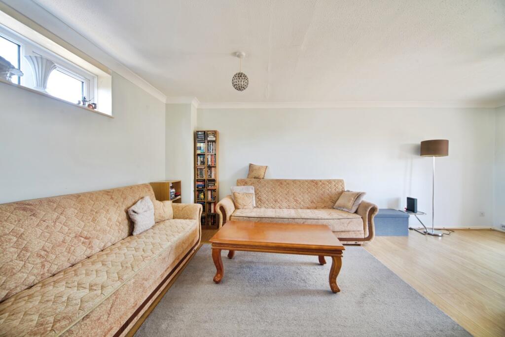Folkestone Road, London, N18 photo 5